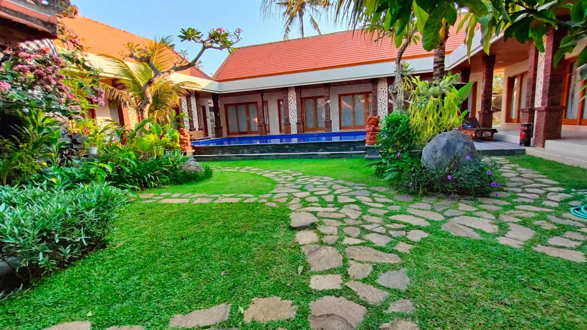 Puri Abian Ari * Karangasem (Bali)